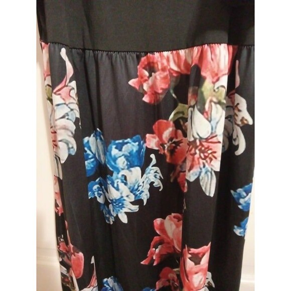 Black Floral Dress - Picture 2 of 4
